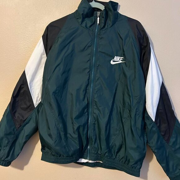 Retro Green Black Nike Windbreaker Jacket Workout Gear - Picture 2 of 8